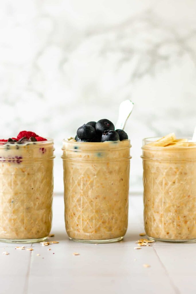 3 jars of overnight oats in a line