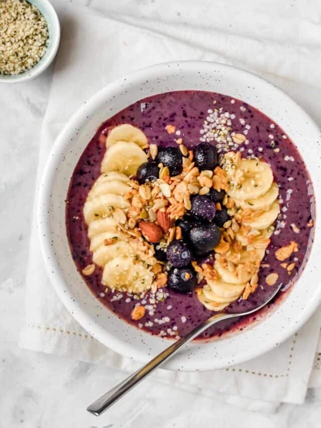 Healthy Blueberry Smoothie Bowl