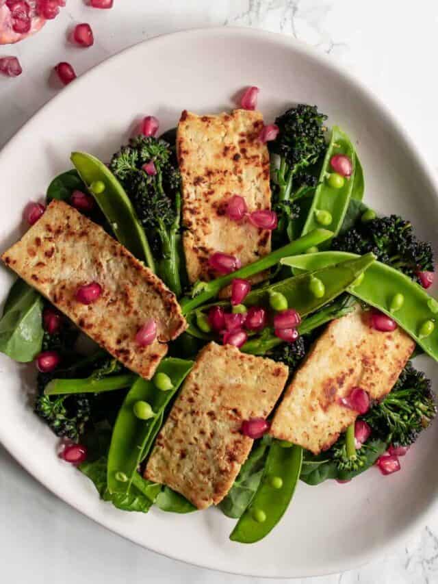 Healthy Vegan Tofu Halloumi Salad